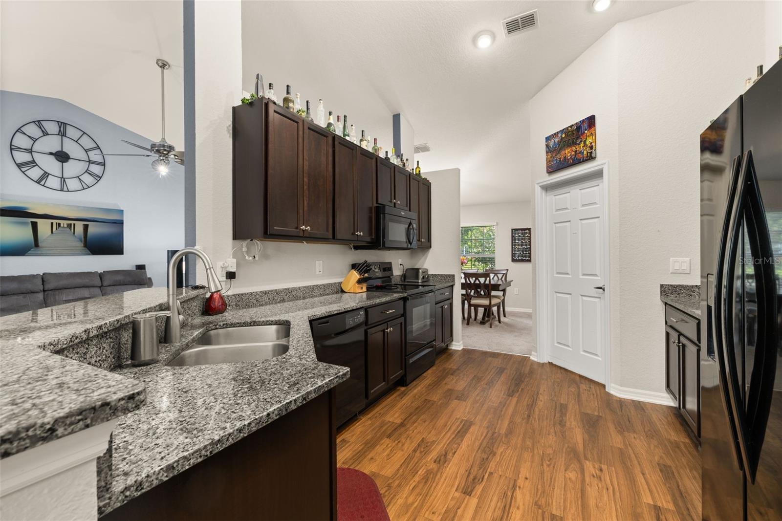 Image 6 of 30 For 501 Pheasant Drive