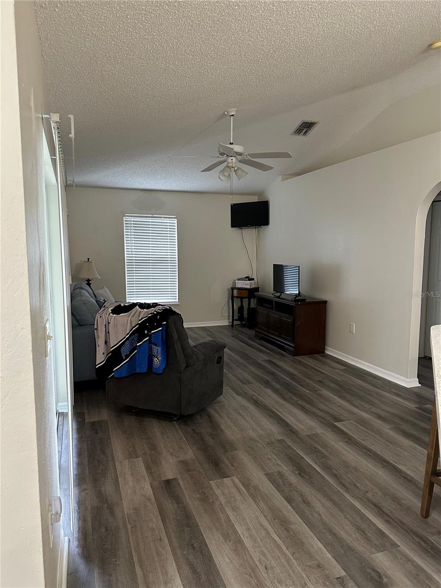 Image 6 of 20 For 304 Alegriano Court
