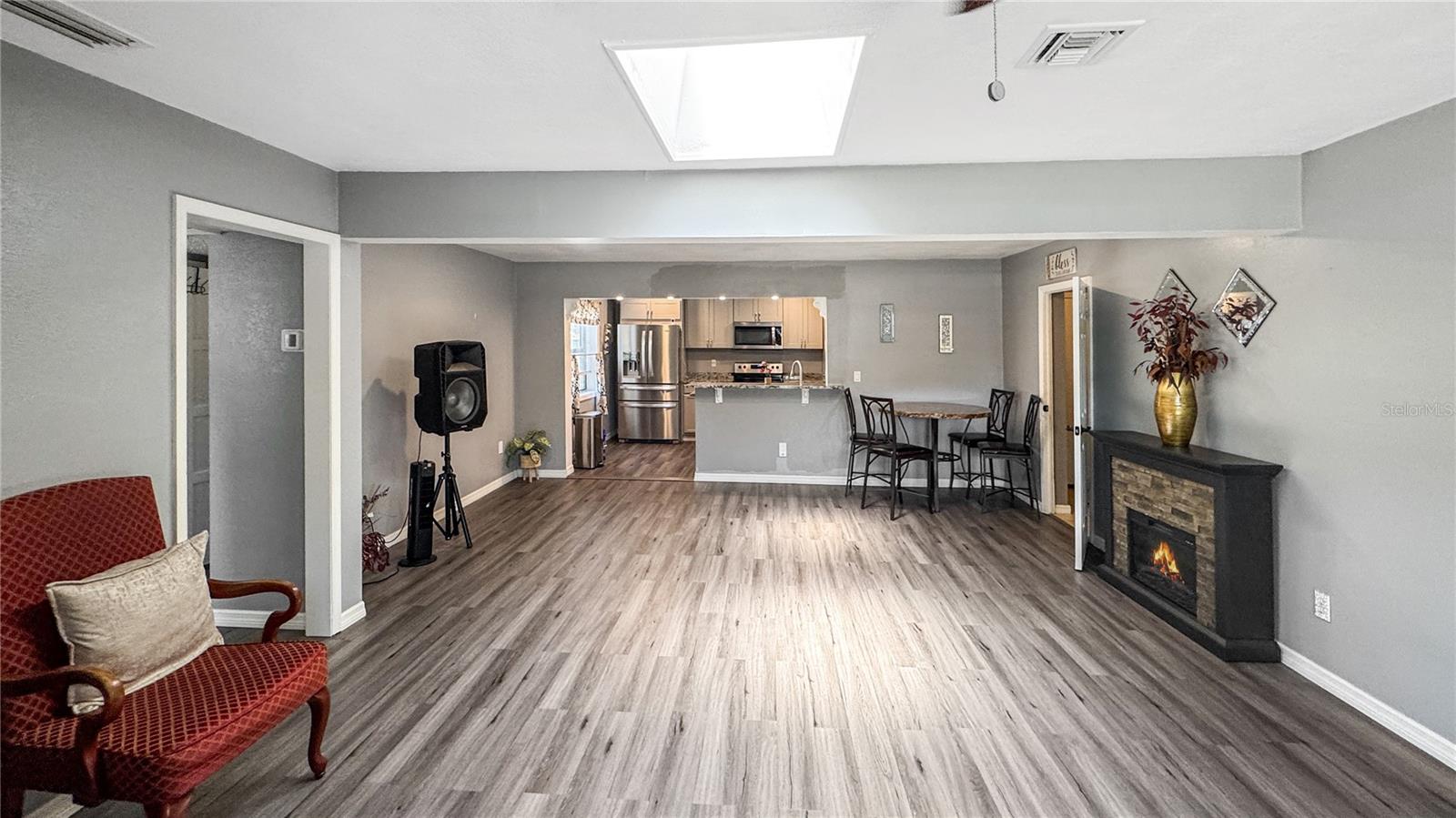 Image 2 of 20 For 4218 Drexel Avenue