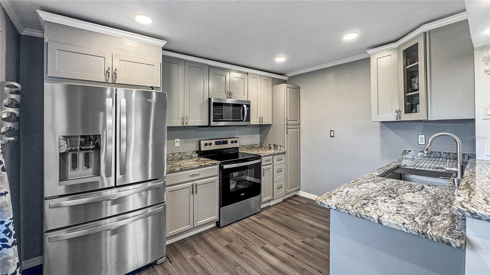 Image 5 of 20 For 4218 Drexel Avenue