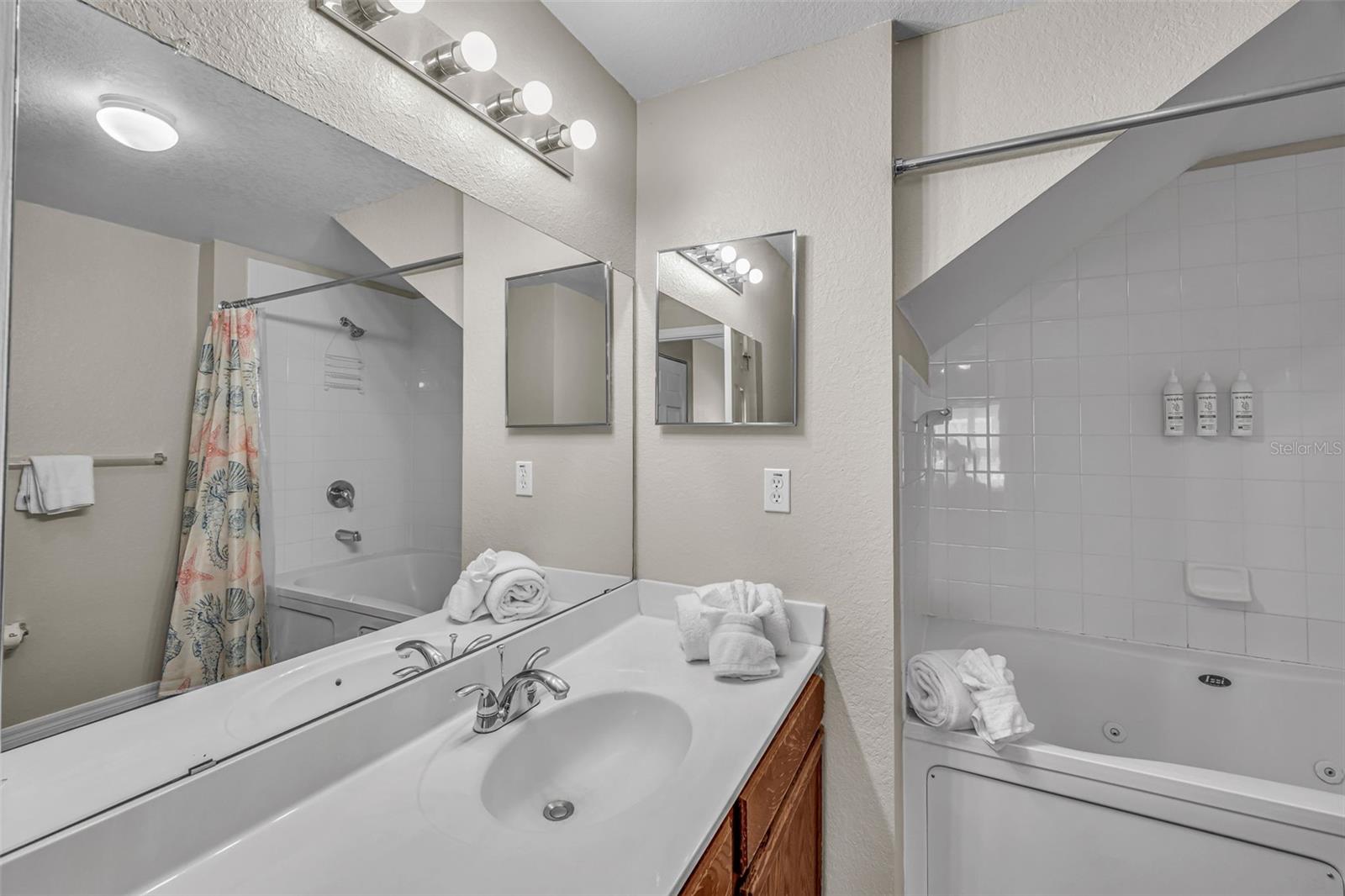 Image 19 of 53 For 2614 Lodi Circle 106
