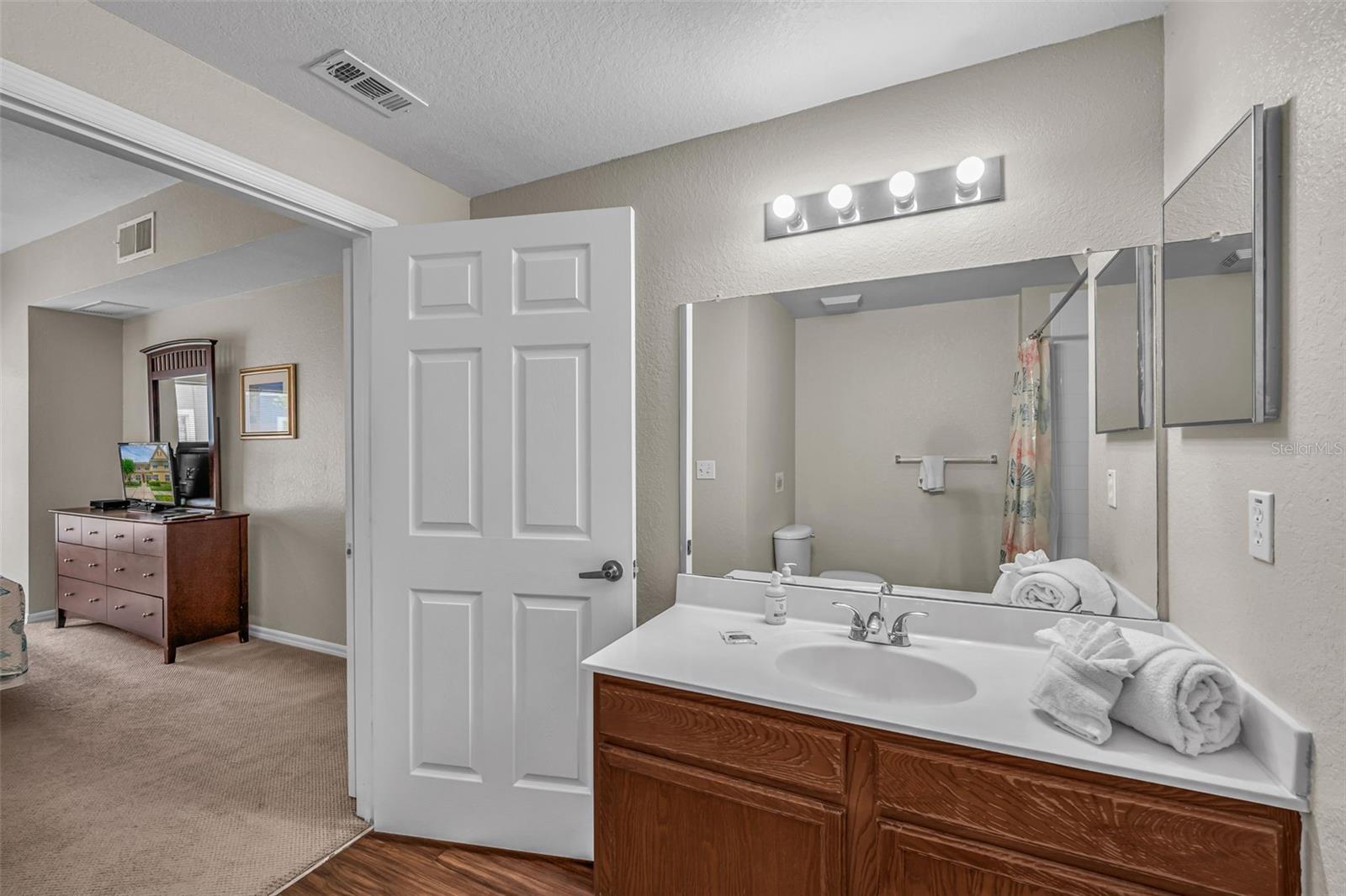 Image 20 of 53 For 2614 Lodi Circle 106