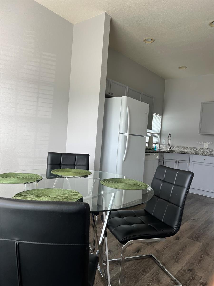 Image 42 of 44 For 8121 Fan Palm Way