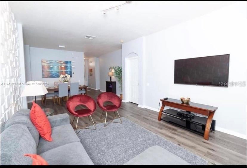 Image 5 of 44 For 8121 Fan Palm Way