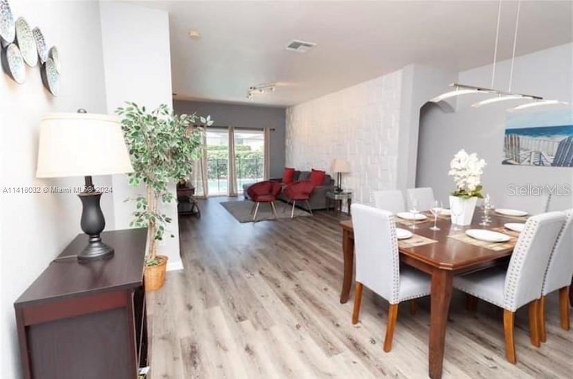 Image 7 of 44 For 8121 Fan Palm Way