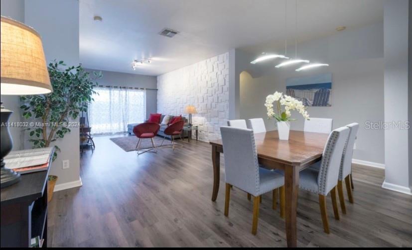 Image 8 of 44 For 8121 Fan Palm Way