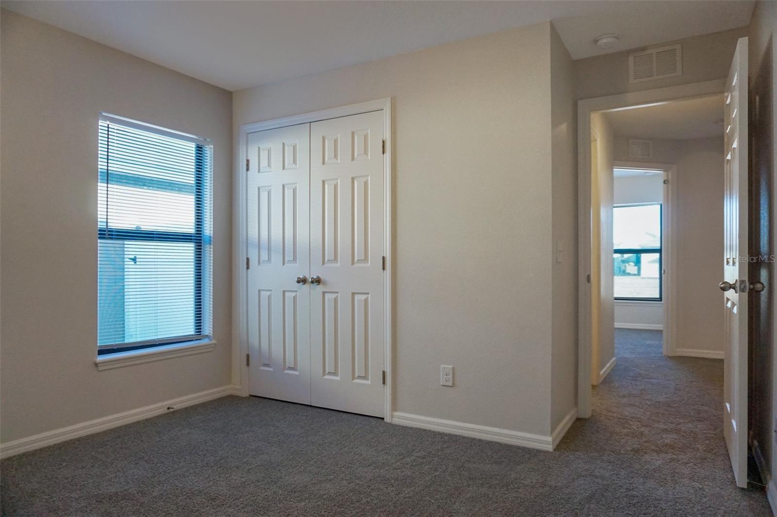 Image 19 of 24 For 960 Woodlark Drive