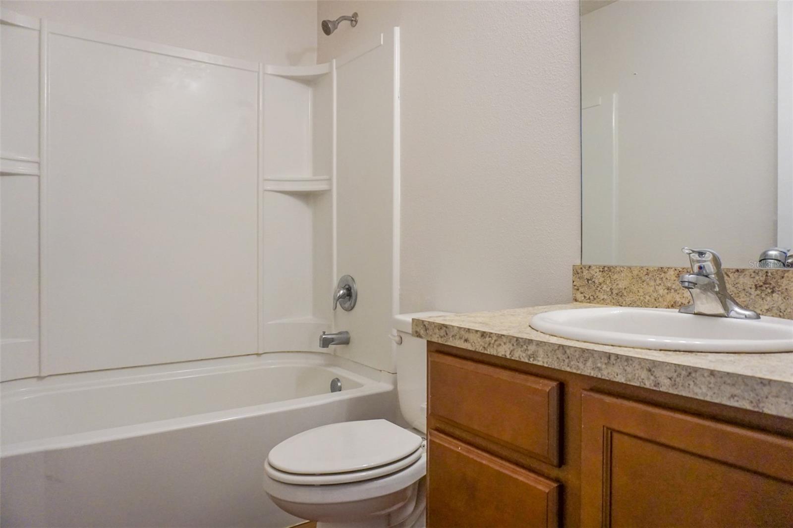 Image 20 of 24 For 960 Woodlark Drive