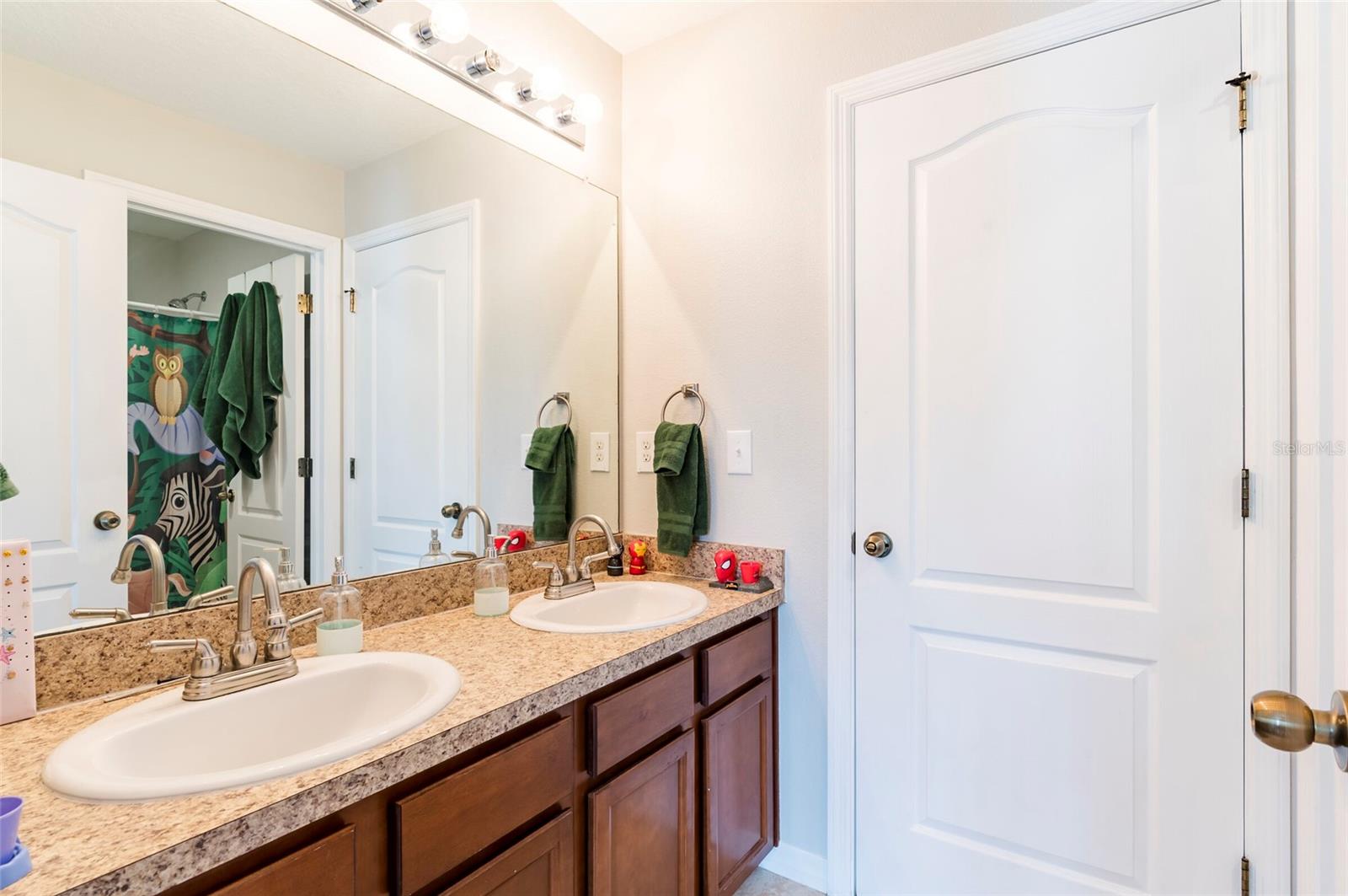 Image 33 of 46 For 2746 Walden Woods Drive