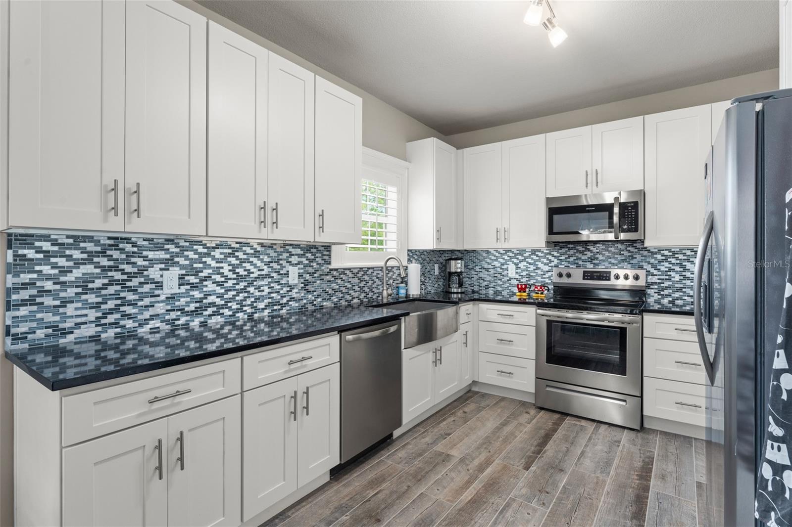 Image 22 of 43 For 438 Water Street 438