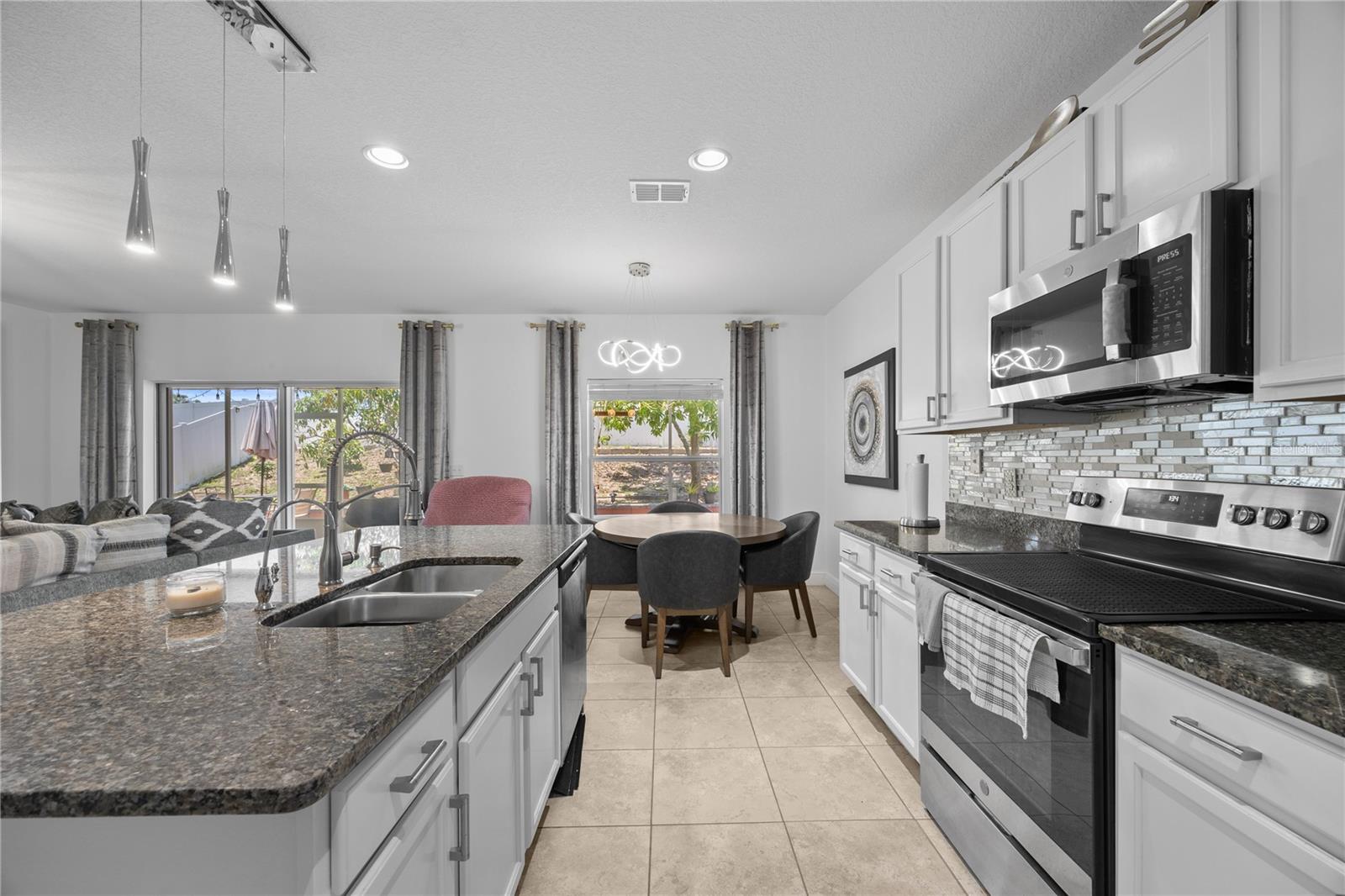 Image 4 of 17 For 2715 Barclay Lane