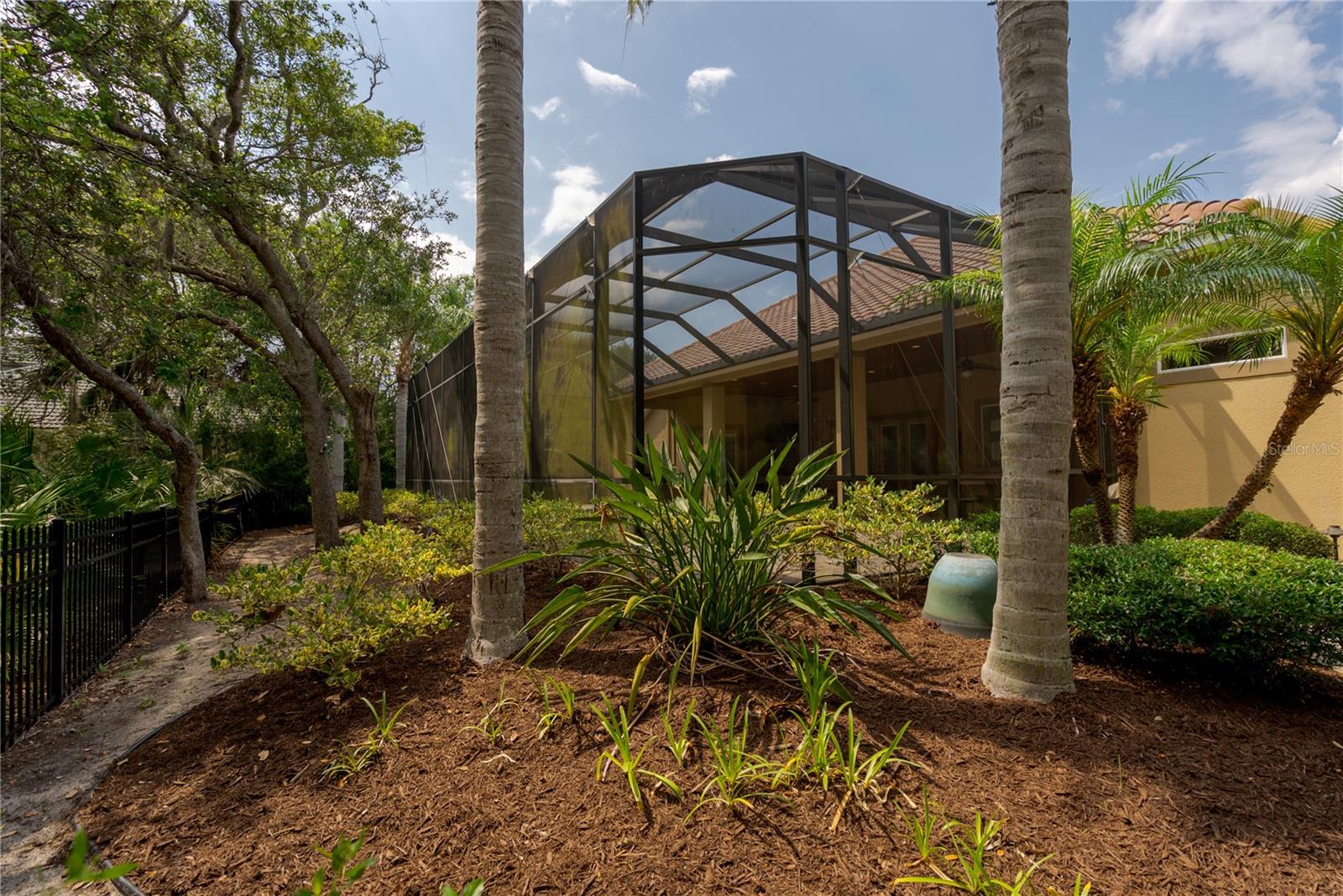 Image 40 of 43 For 7 Spanish Moss Court