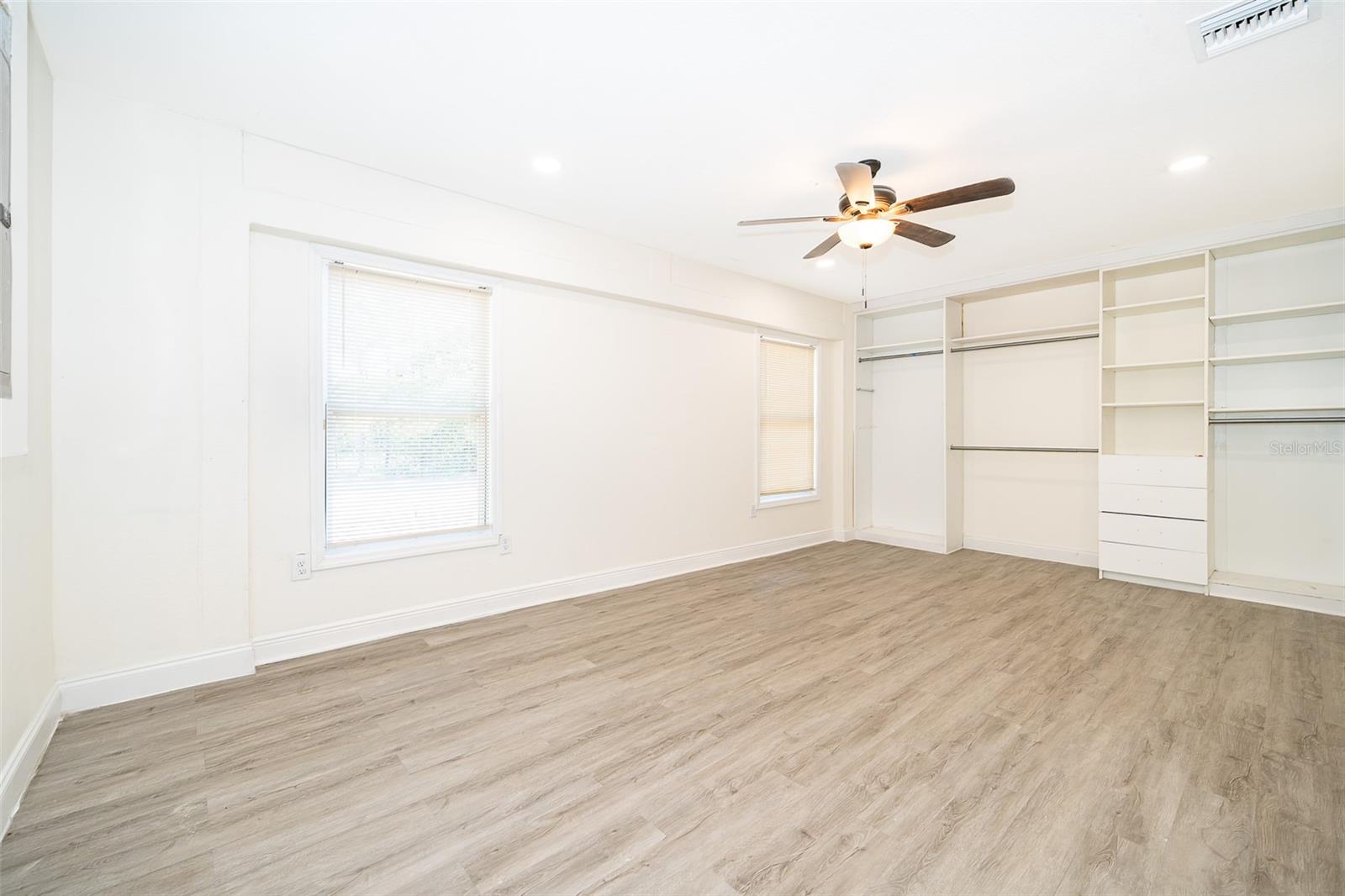 Image 34 of 42 For 3178 Deltona Blvd Boulevard