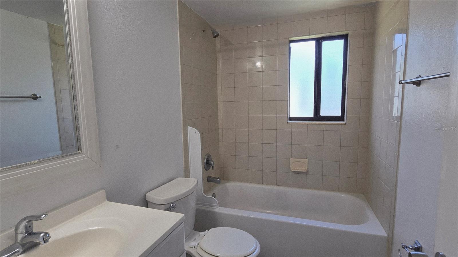 Image 10 of 16 For 3272 Semoran Boulevard 25