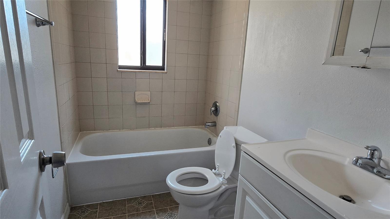 Image 12 of 16 For 3272 Semoran Boulevard 25