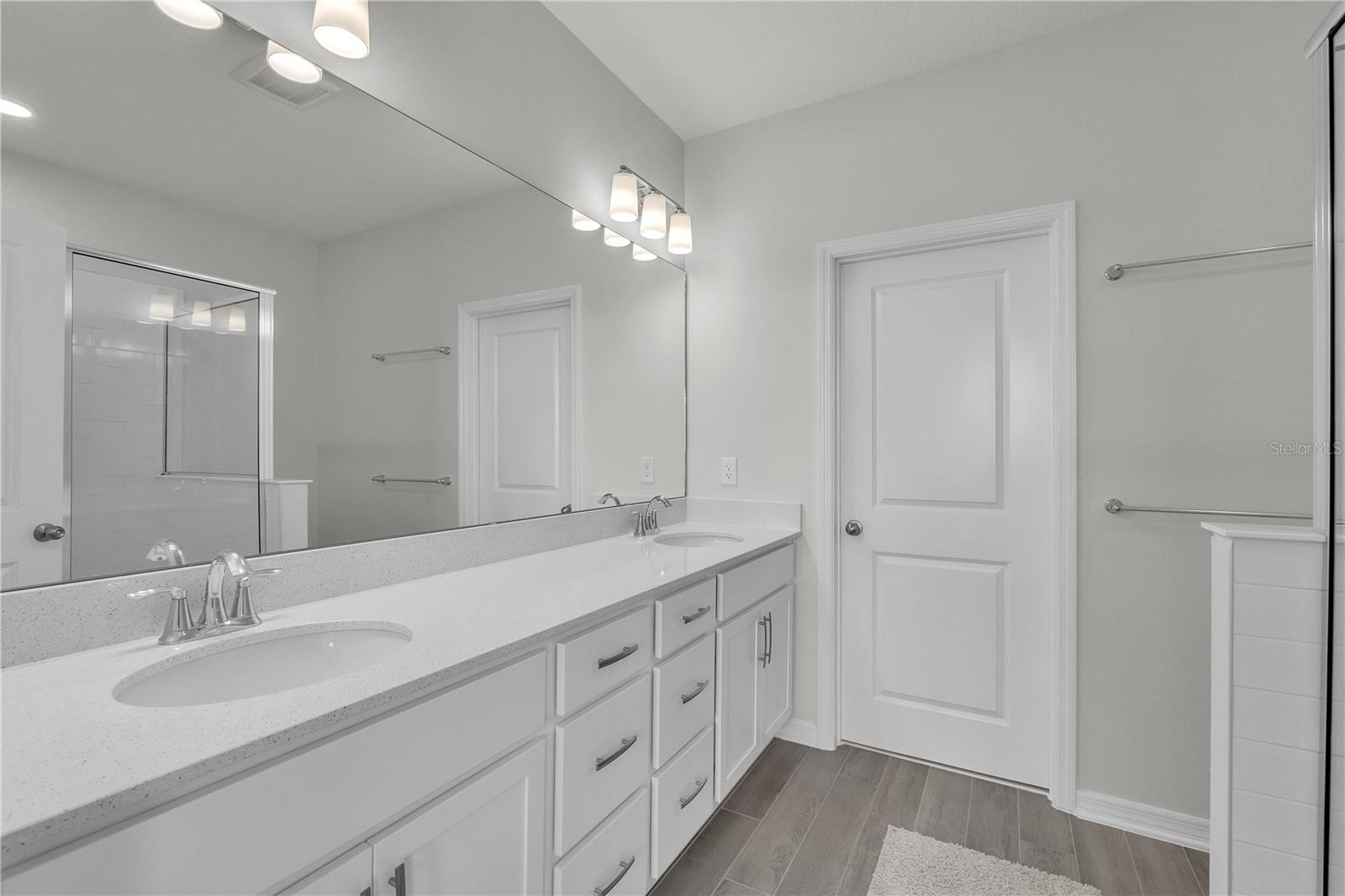 Image 18 of 46 For 12190 Plumpton Drive