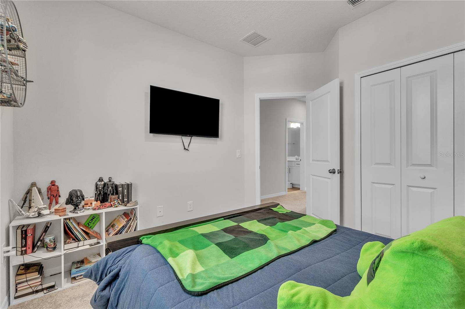Image 22 of 46 For 12190 Plumpton Drive
