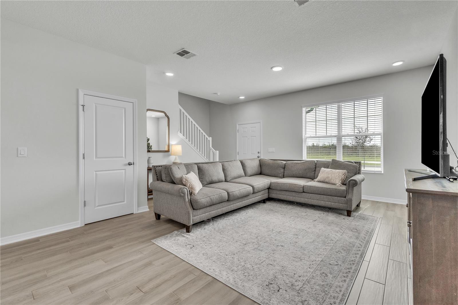 Image 5 of 46 For 12190 Plumpton Drive
