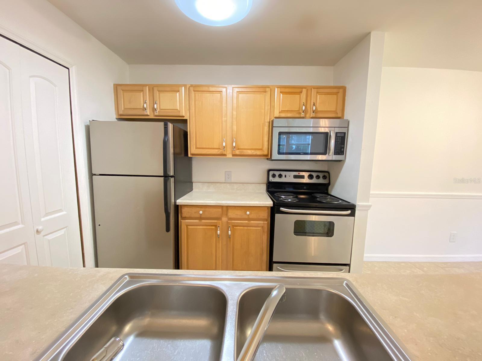 Image 6 of 31 For 6166 Westgate Drive 103