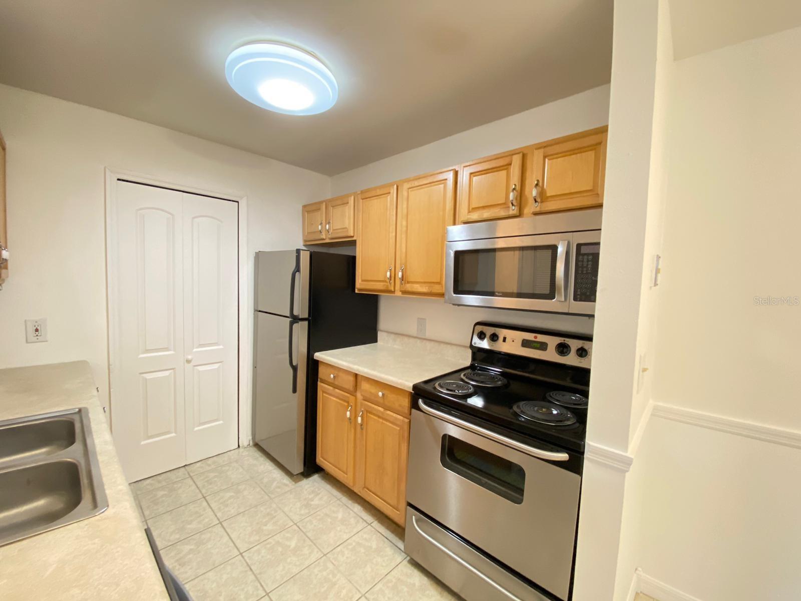 Image 7 of 31 For 6166 Westgate Drive 103