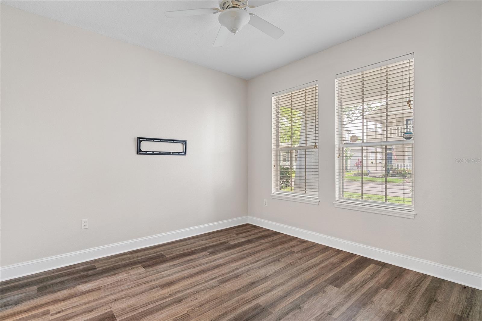 Image 11 of 53 For 7013 Beargrass Rd