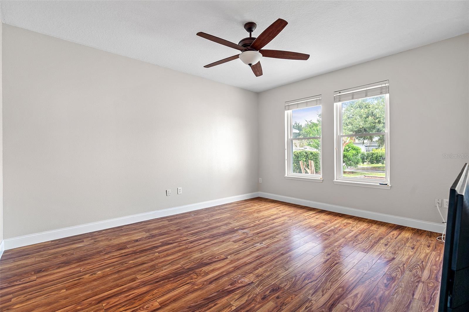 Image 12 of 53 For 7013 Beargrass Rd