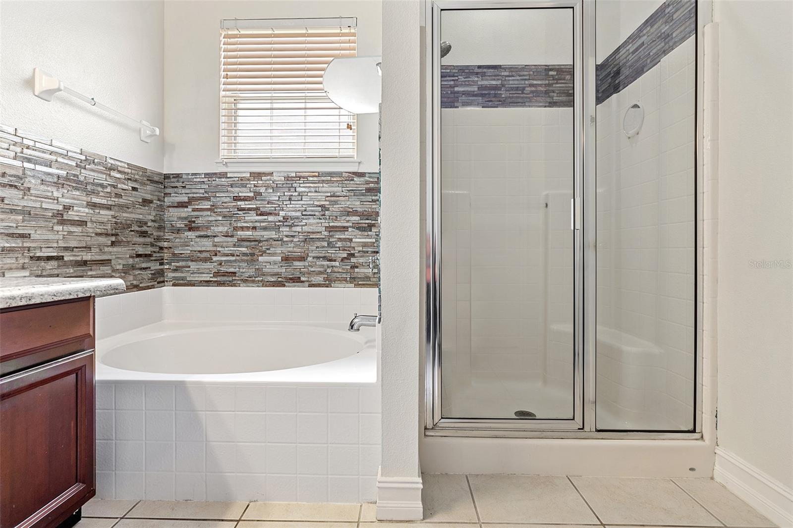 Image 15 of 53 For 7013 Beargrass Rd