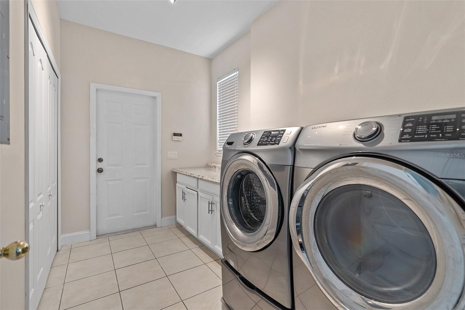 Image 22 of 53 For 7013 Beargrass Rd