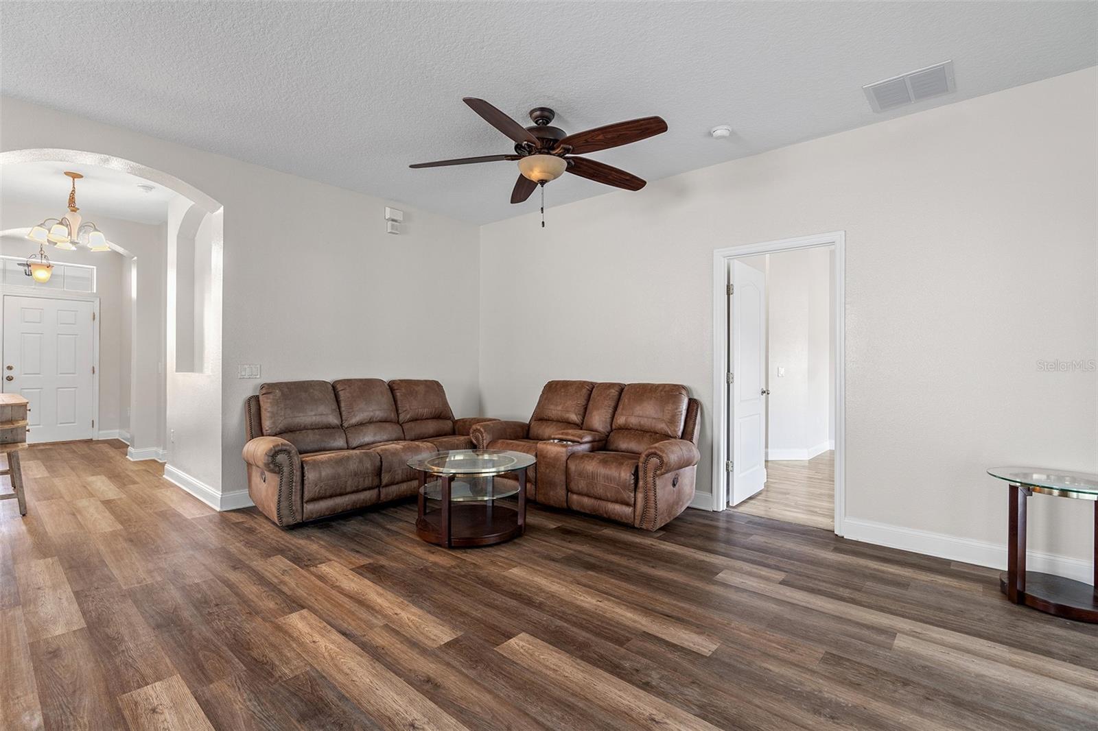 Image 9 of 53 For 7013 Beargrass Rd