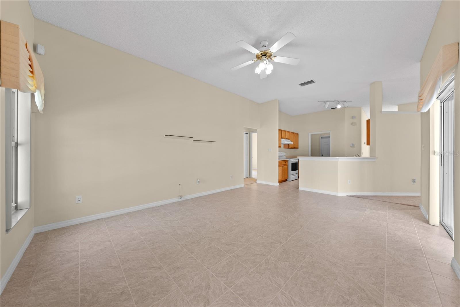 Image 10 of 51 For 3893 Blackberry Cir