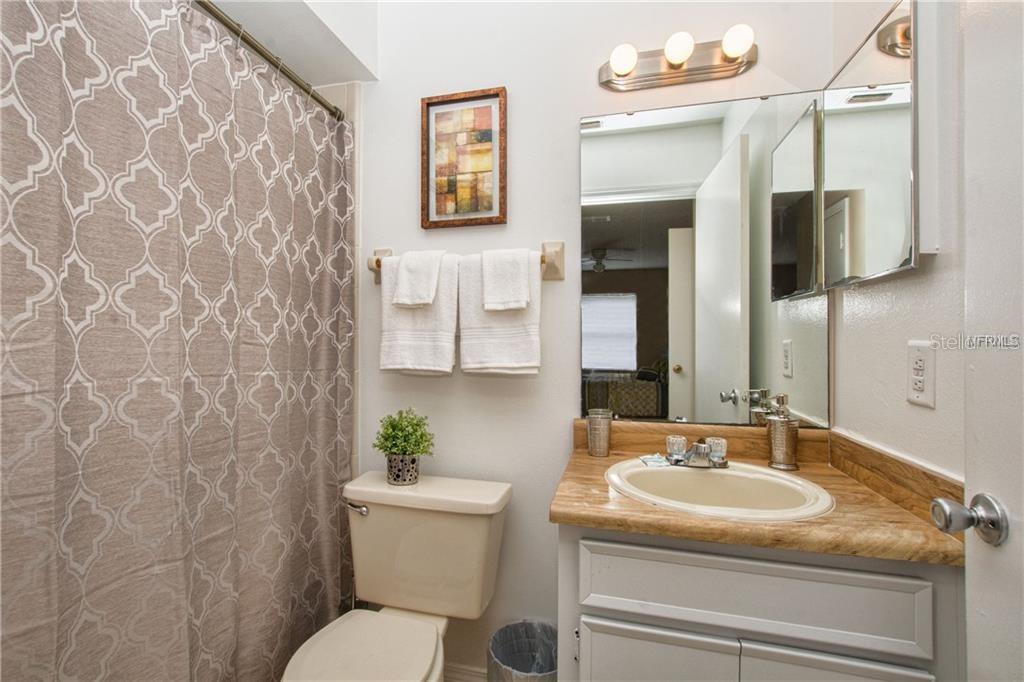 Image 6 of 19 For 4160 Pershing Pointe Place 1