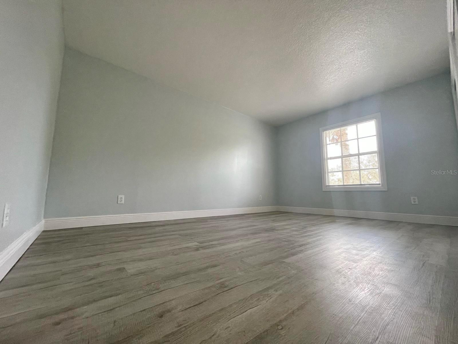 Listing photo id 9 for 4730 Coquina Key Drive Se C