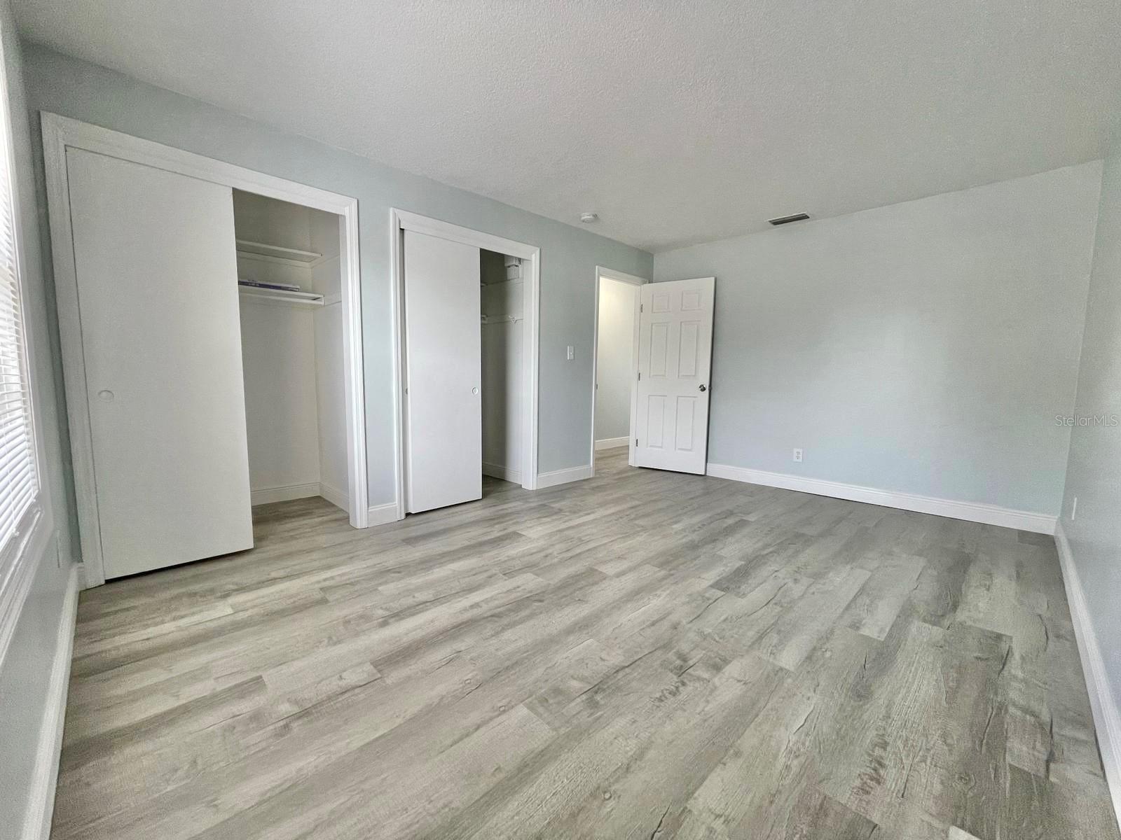 Listing photo id 13 for 4730 Coquina Key Drive Se C