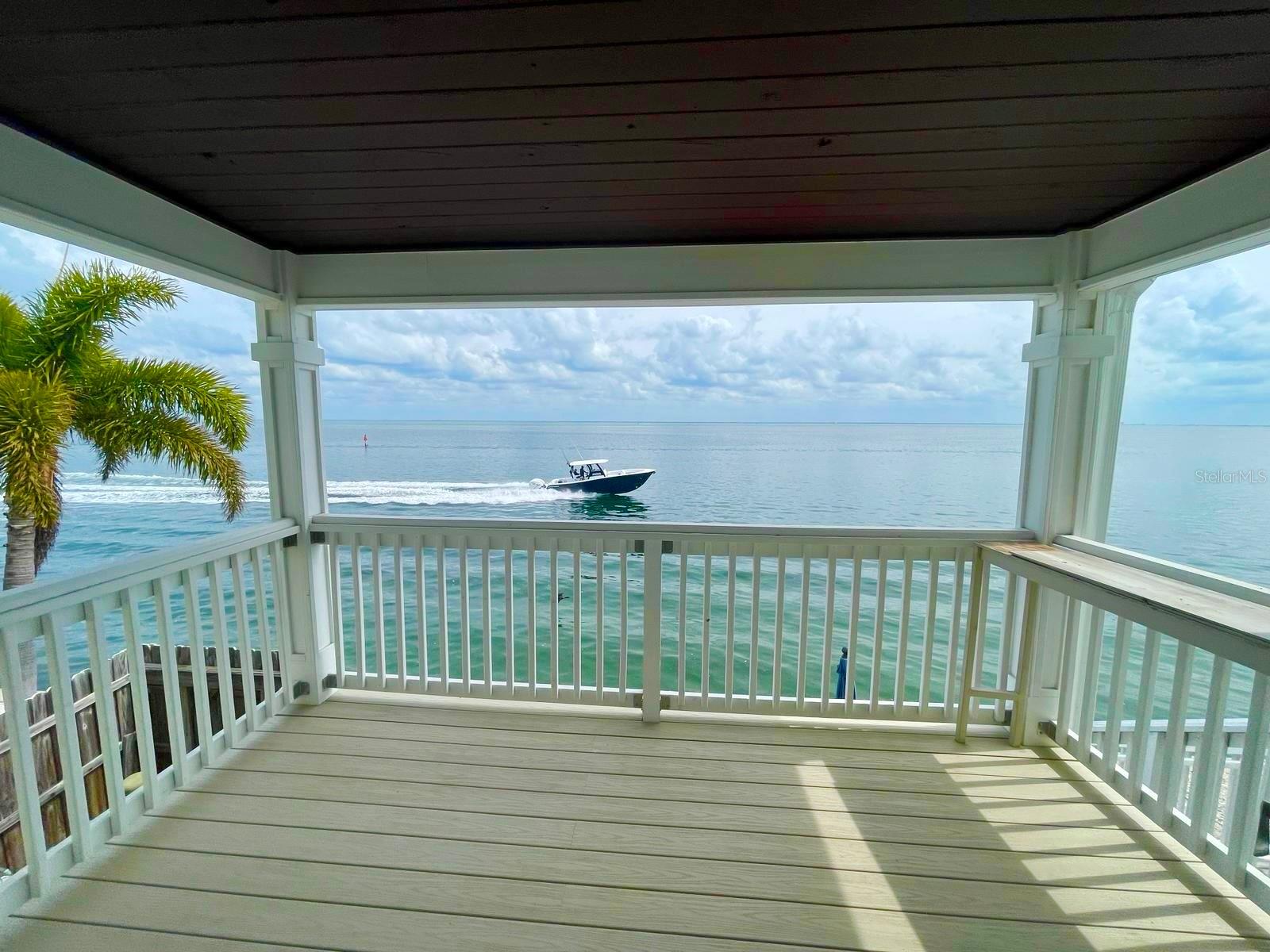 Listing photo id 15 for 4730 Coquina Key Drive Se C