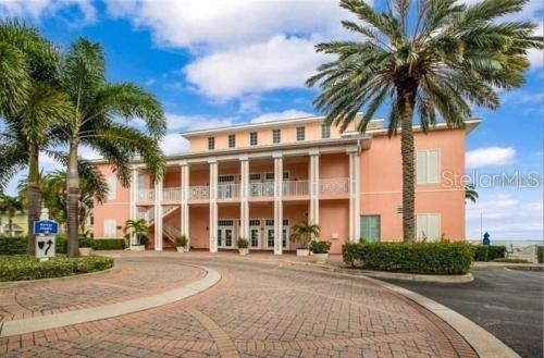 Listing photo id 19 for 4730 Coquina Key Drive Se C