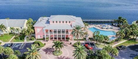 Listing photo id 20 for 4730 Coquina Key Drive Se C
