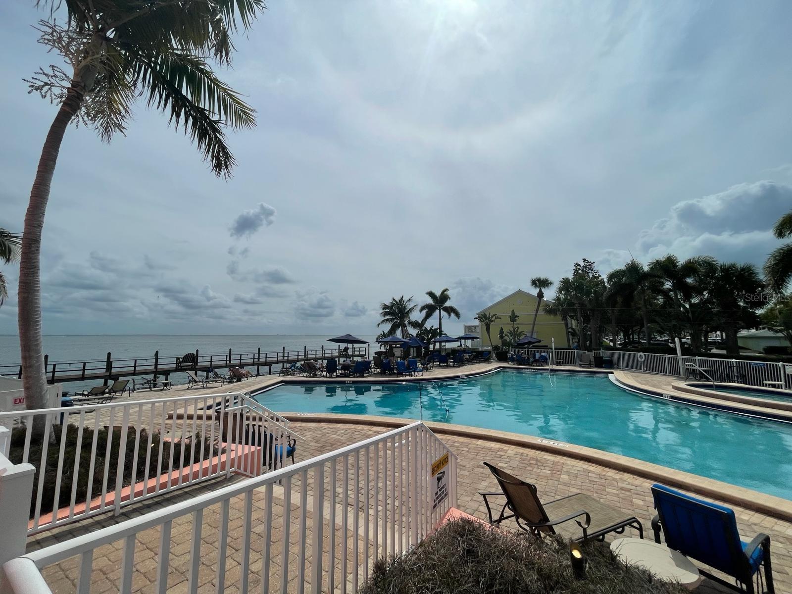 Listing photo id 33 for 4730 Coquina Key Drive Se C