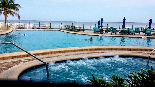 Listing photo id 34 for 4730 Coquina Key Drive Se C