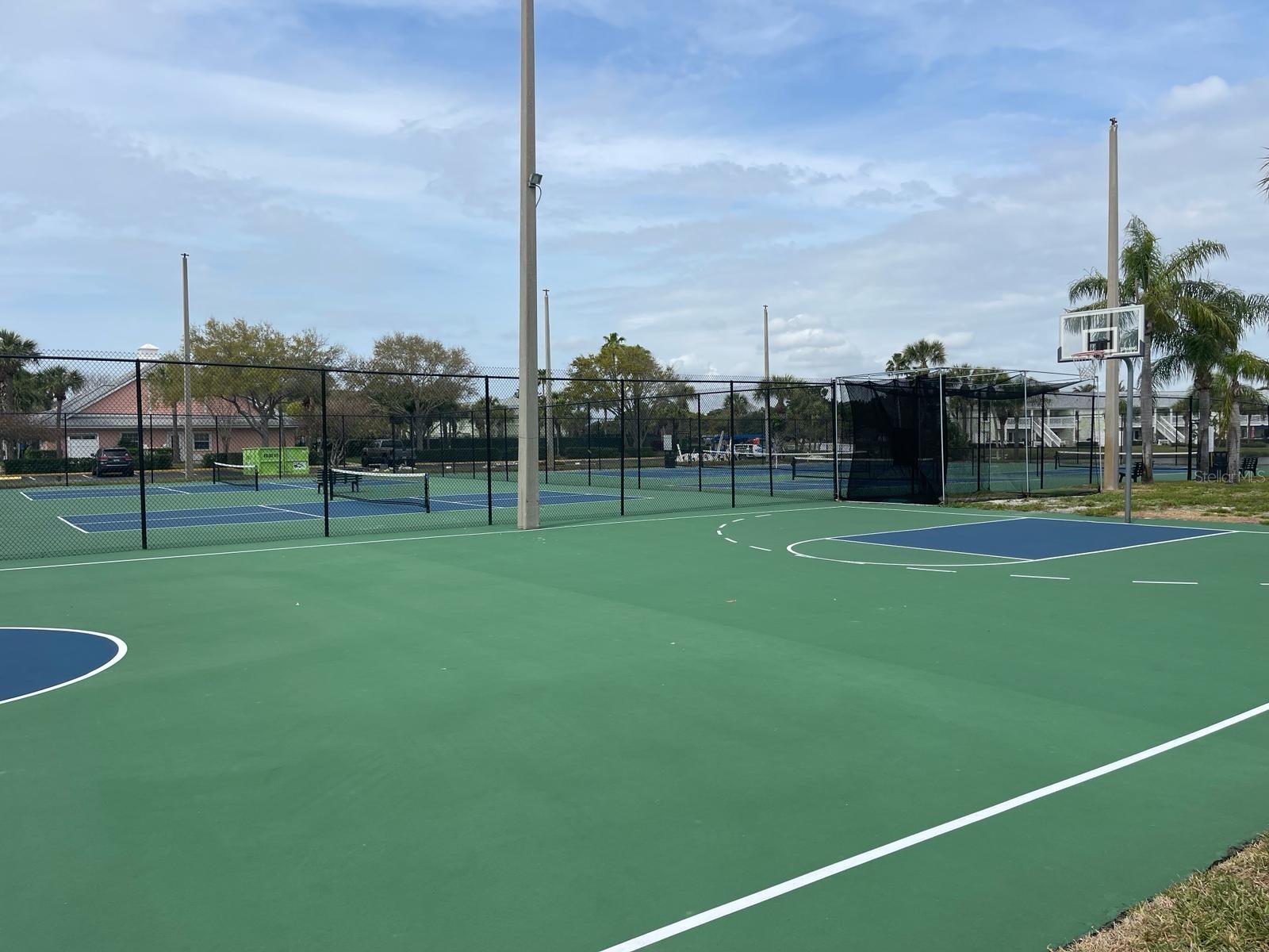 Listing photo id 37 for 4730 Coquina Key Drive Se C
