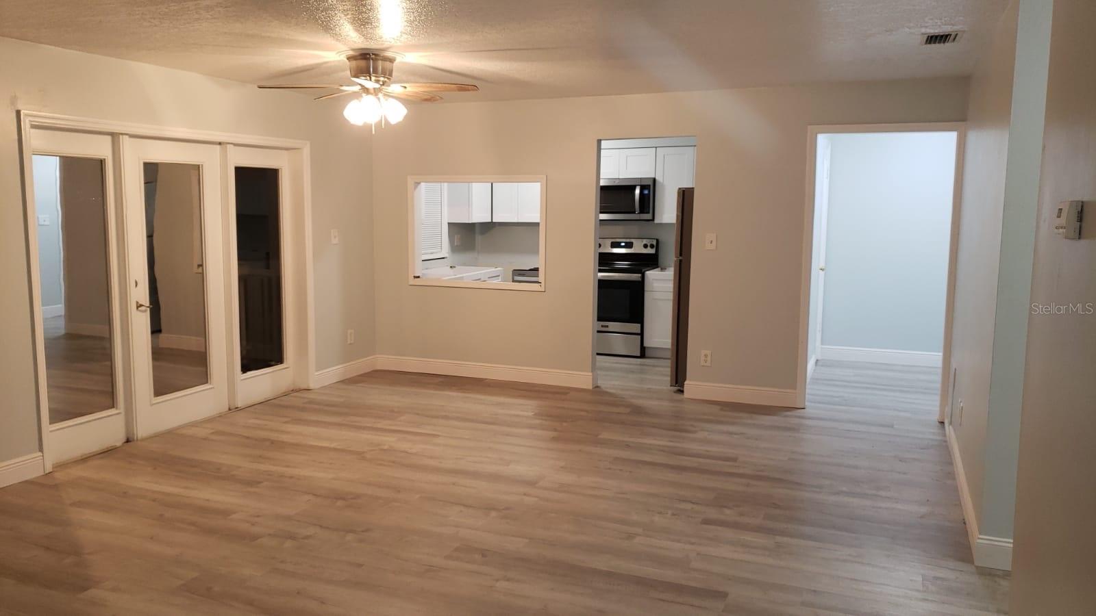 Listing photo id 4 for 4730 Coquina Key Drive Se C