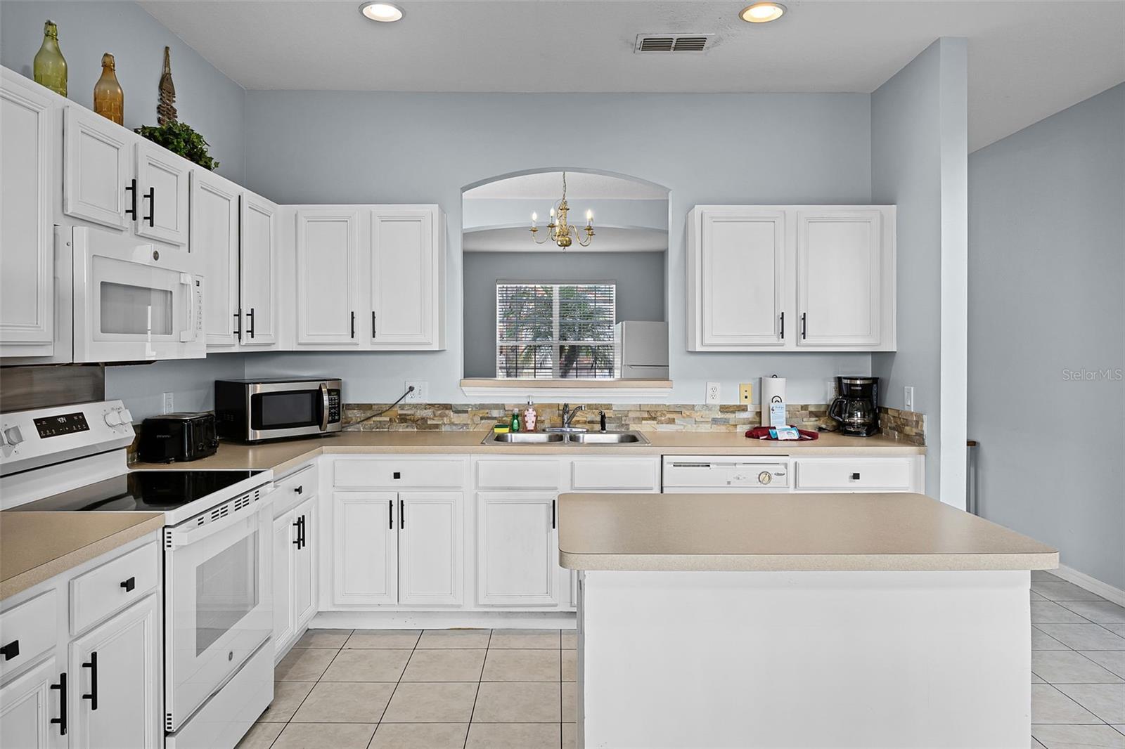Image 11 of 55 For 321 Rosso Drive