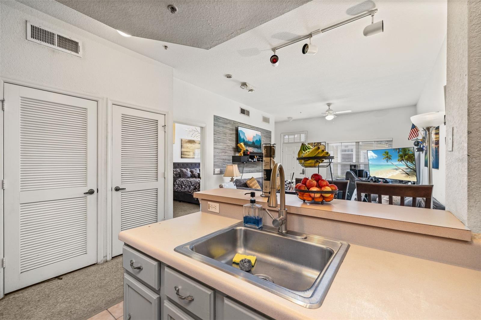 Image 11 of 45 For 2620 Lodi Circle 103