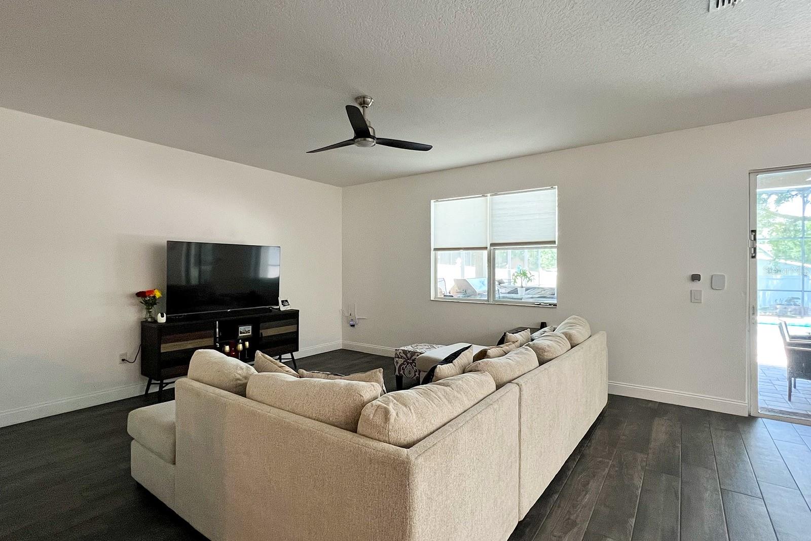 Image 19 of 95 For 1043 Tourmaline Drive
