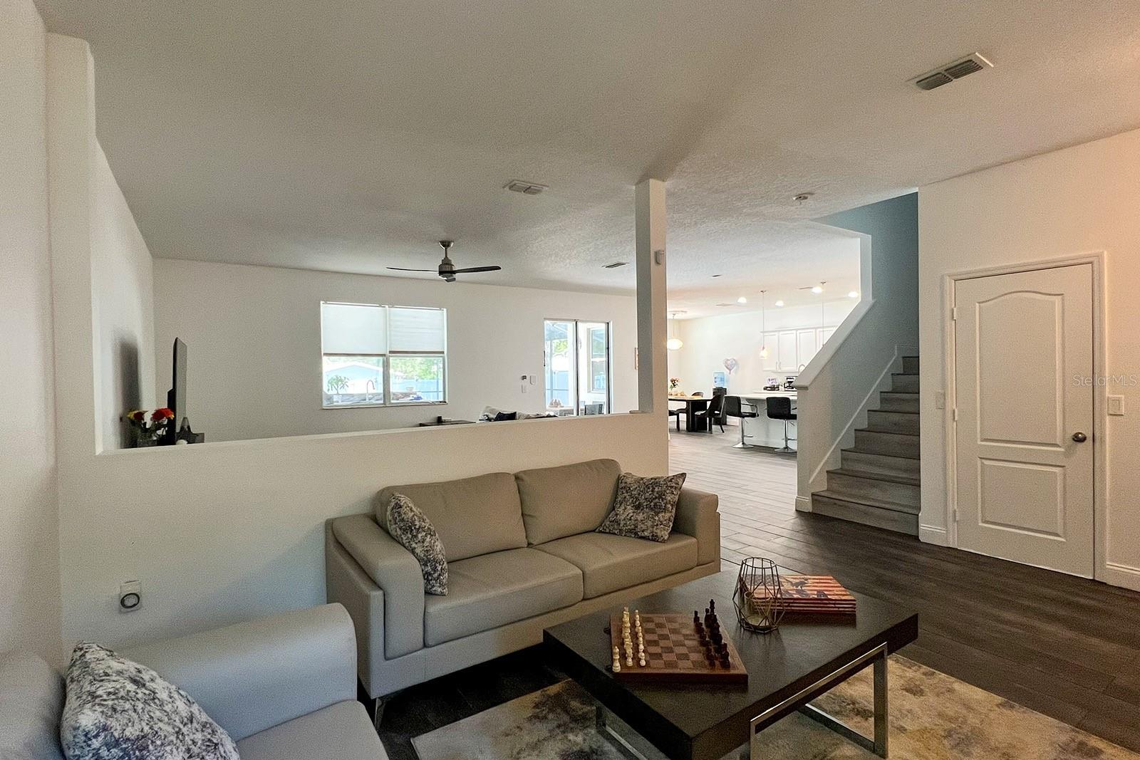 Image 6 of 95 For 1043 Tourmaline Drive