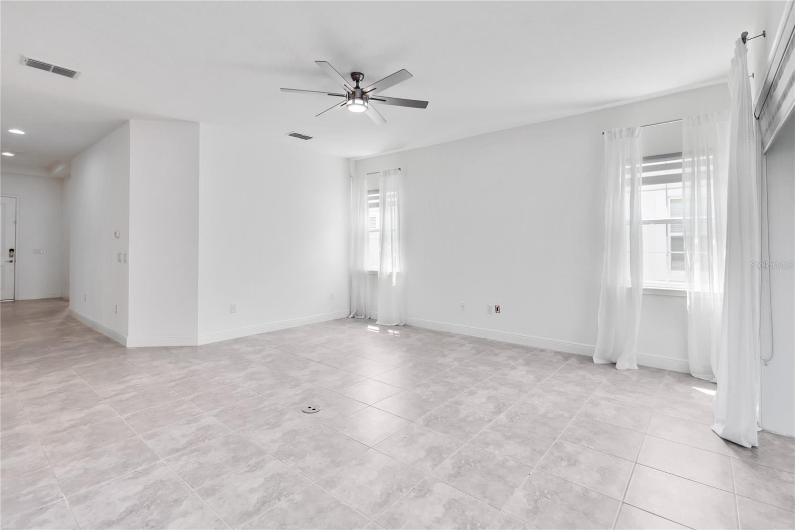 Image 13 of 73 For 5009 Fountainwood Drive