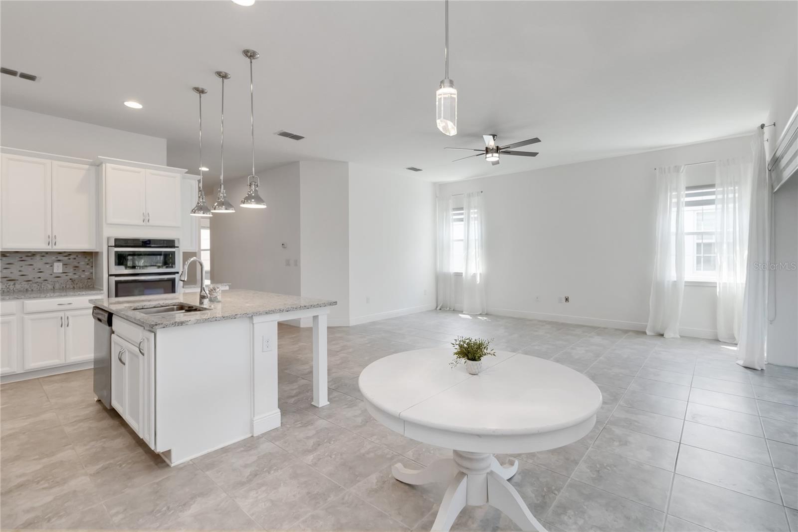 Image 14 of 73 For 5009 Fountainwood Drive