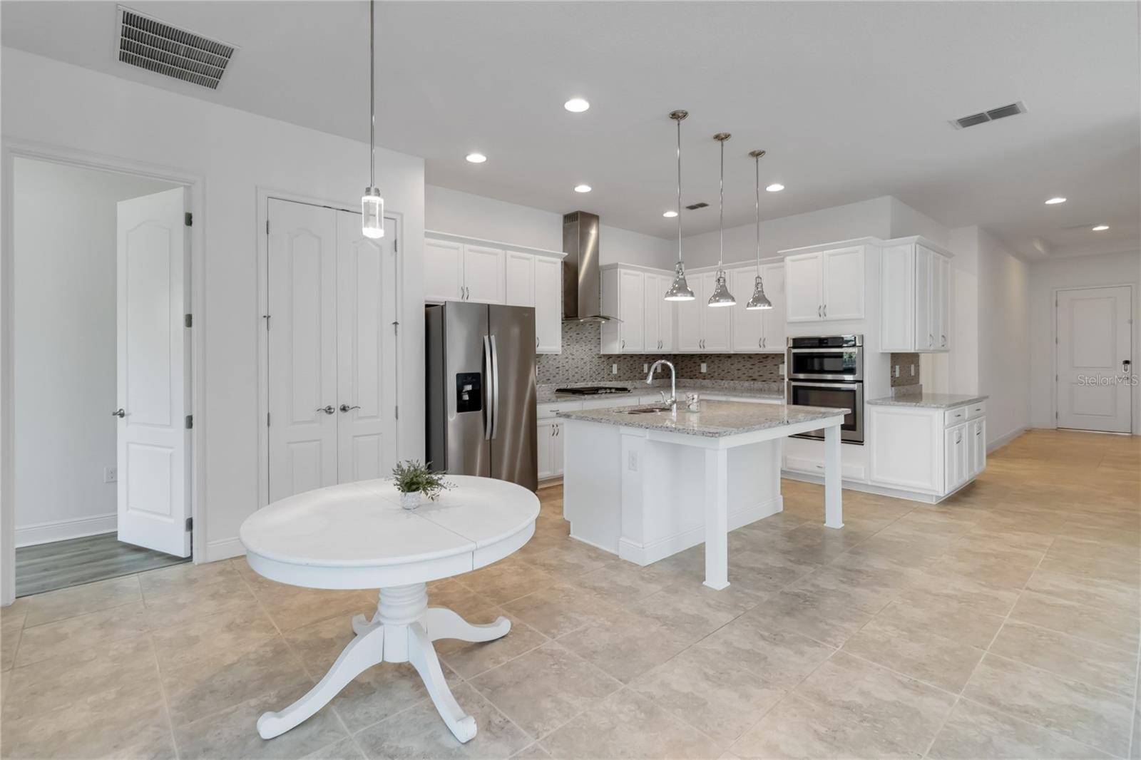 Image 15 of 73 For 5009 Fountainwood Drive