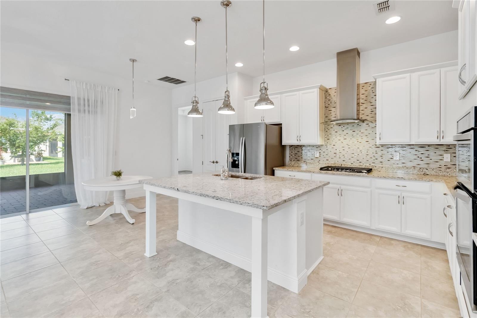 Image 17 of 73 For 5009 Fountainwood Drive