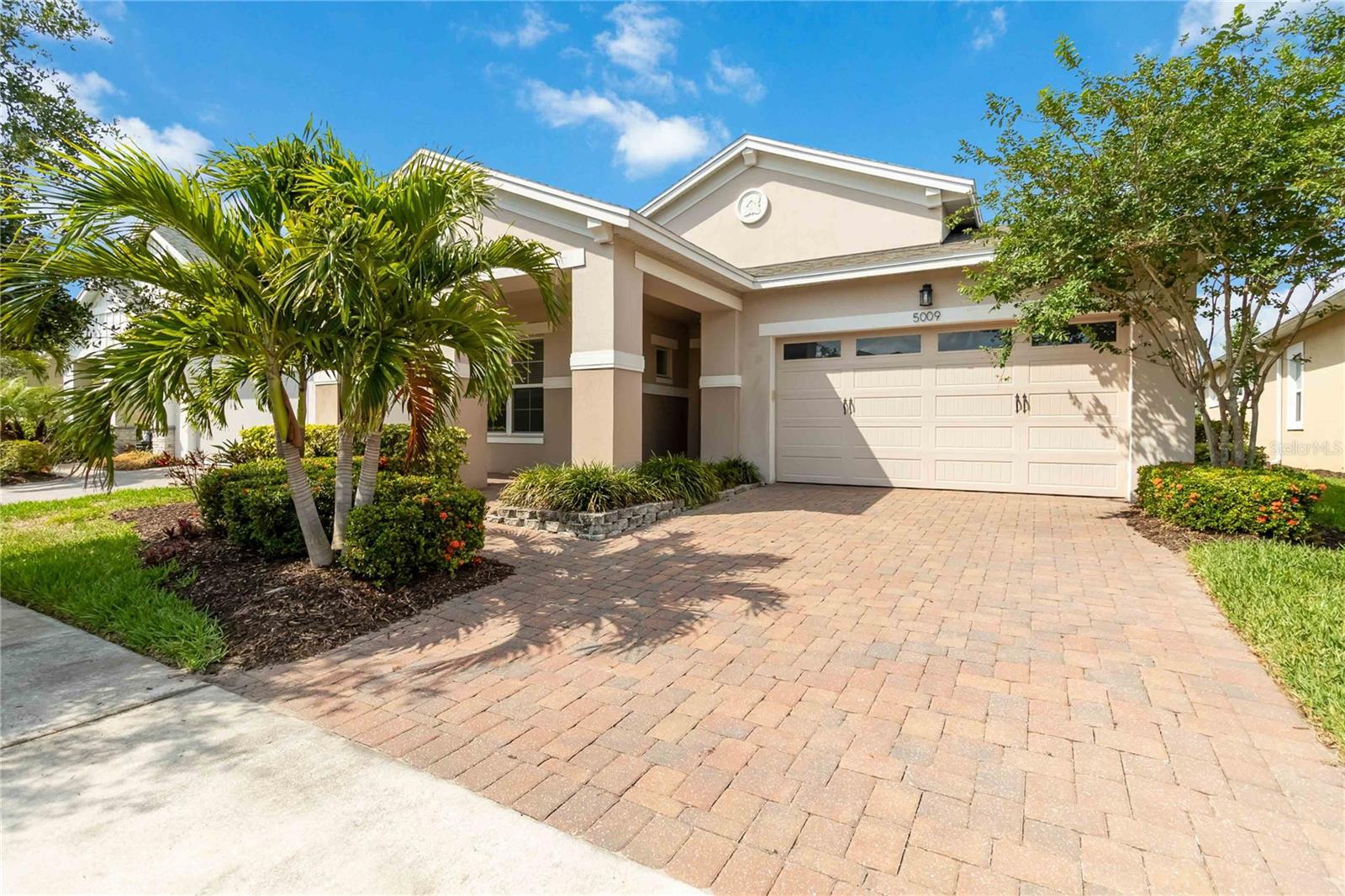 Image 4 of 73 For 5009 Fountainwood Drive