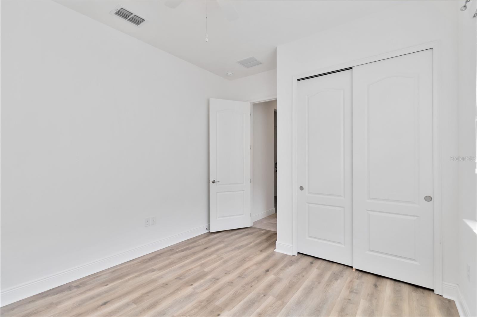 Image 41 of 73 For 5009 Fountainwood Drive